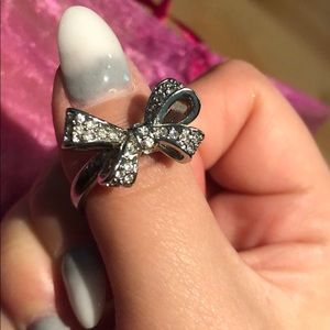 Ann Taylor bow ring 💖🎀✨